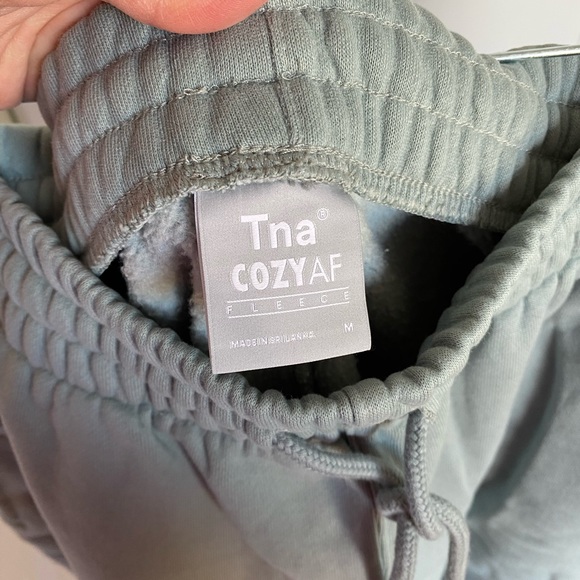TNA sweat fleece shorts - Picture 2 of 3